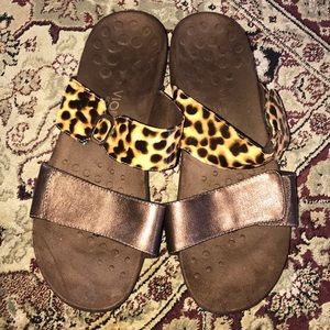 AUTHENTIC Vionic sandals